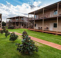 Oasis Newman - Accommodation Asia