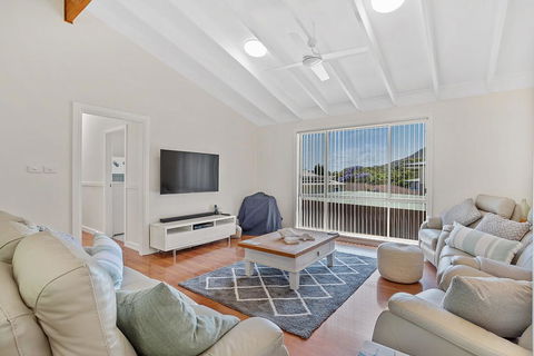 Ocean Beach Road, 22 - Accommodation Asia 1