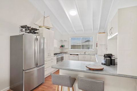 Ocean Beach Road, 22 - Accommodation Asia 3
