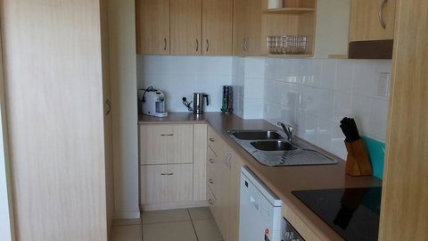 Ocean Breeze Apartments - Accommodation Guide 1