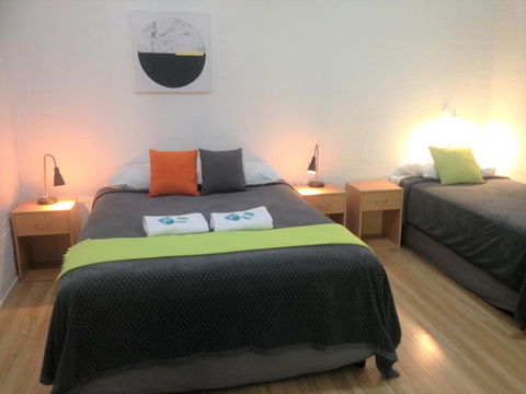 Ocean Shores Motel - Accommodation Asia 3