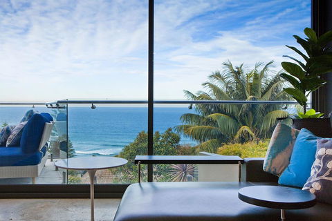 Ocean Vista Luxury Home At Curl Curl - Accommodation Asia 0
