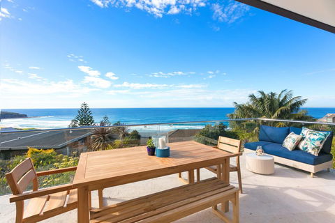 Ocean Vista Luxury Home At Curl Curl - Accommodation Asia 1