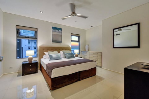 Oceana Darwin Central Oceanfront 3 Bedroom 2 Lounge Room Pool Gym Tennis Court Sleeps 9 - Accommodation China 1