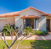 Oceania Cottage - LJHooker Yamba - Accommodation Guide