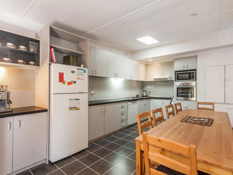OCEANS 12 - ANGLESEA - Accommodation Asia 3