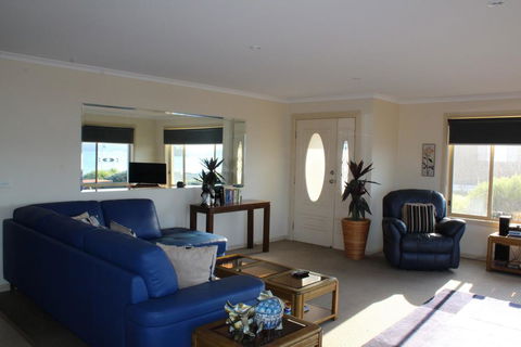 On Casey's - Accommodation Asia 0