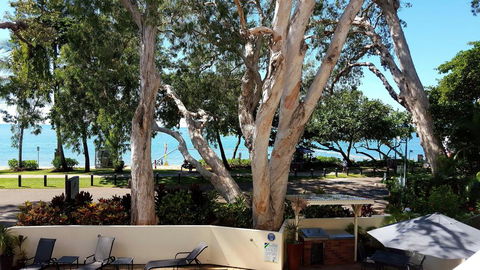 On Palm Cove Beachfront Apartments - Accommodation Asia 3