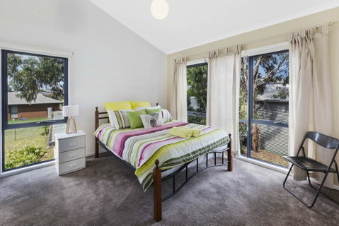 Orense - Waterviews In Newlands Arm - Accommodation Guide 1