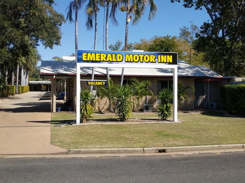 Overflow Emerald Motor Inn - Accommodation Asia 0