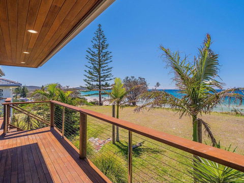 Pacifica 1 - On The Beach At Brooms Head - Accommodation Asia 0