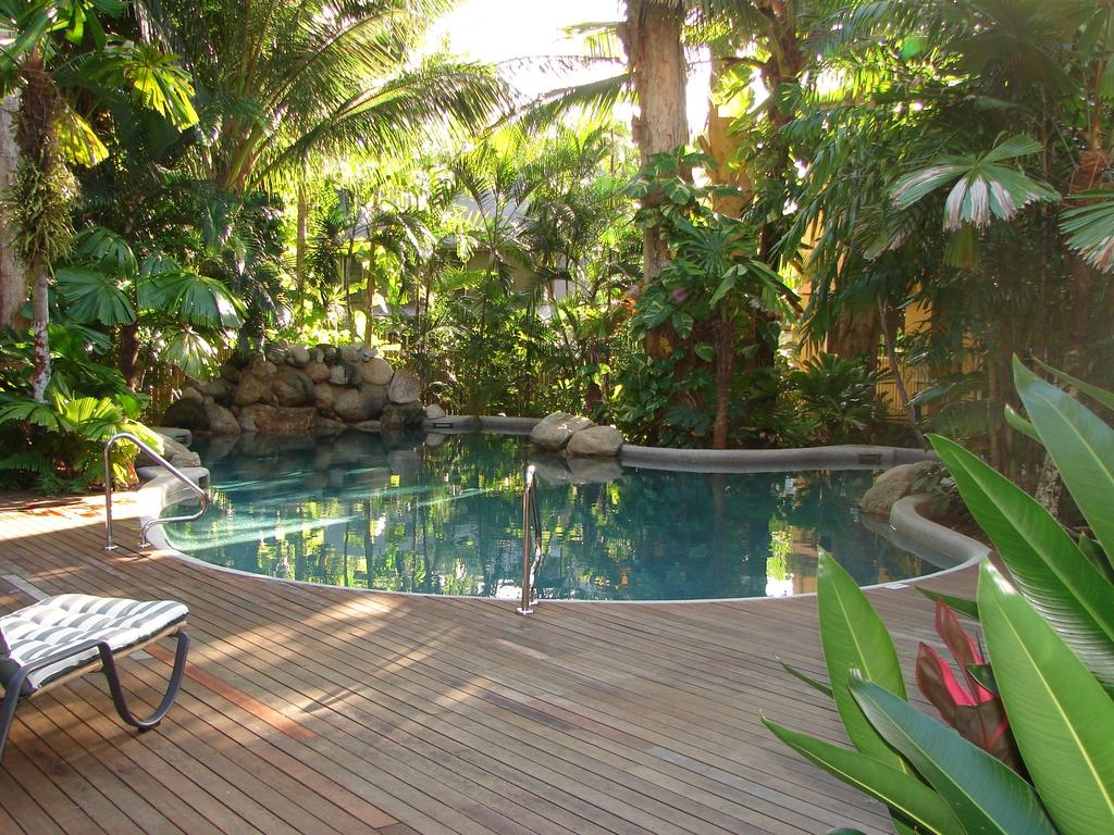 Palm Cove QLD Accommodation China