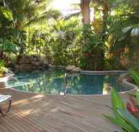 Palm Cove Tropic Apartments