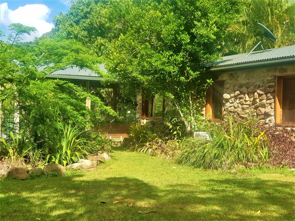 Palm Grove QLD Accommodation Guide