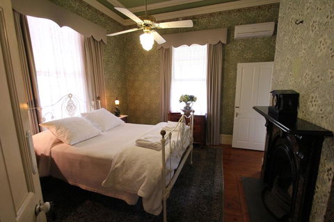 Palm House - Accommodation Asia 3