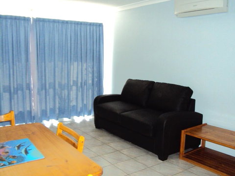 Palm Valley Motel - Accommodation Guide 1