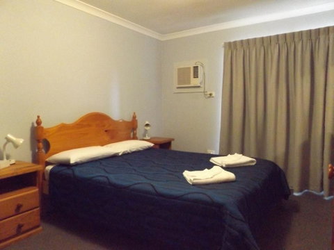 Palm Valley Motel - Accommodation Guide 3