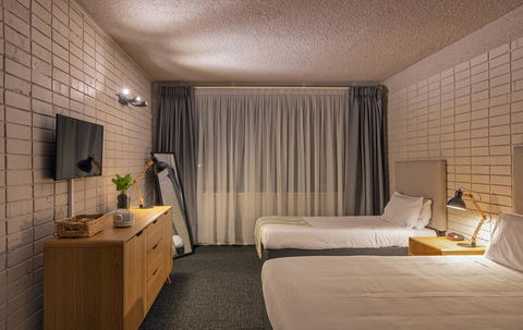 Palms Hotel - Accommodation Asia 2