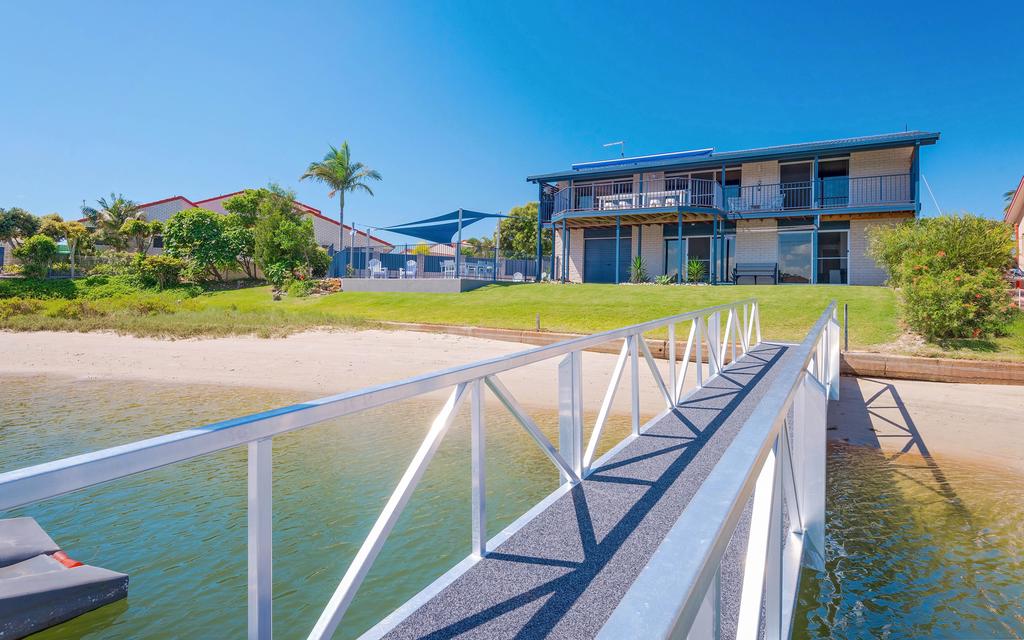 Micalo Island NSW Accommodation Guide