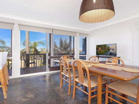 Panorama Place On Jones Beach - Accommodation Asia 3