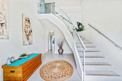 Panoramic Island Views - Shute Harbour - Accommodation Asia 1