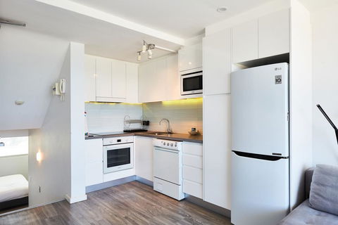 Panoramic Ocean Views In Stylish Manly Apartment - Accommodation Asia 3