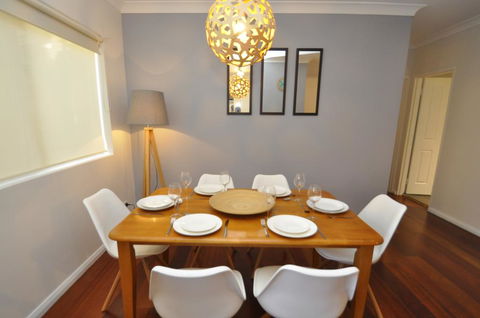 Parramatta Self-Contained Two-Bedroom Apartment (4LEN) - Accommodation Asia 2