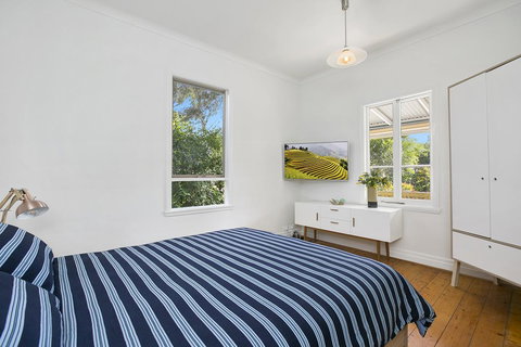 Paws Up Cottage - Accommodation Asia 2