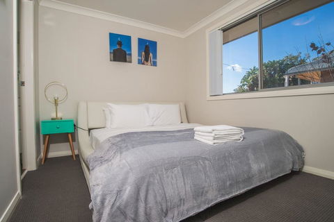 PEACEFUL 2Kingbed RootyHill Townhouse Near Station - Accommodation Asia 1