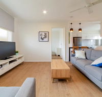 Peaceful 3 Bedroom Apartment in Ascot - Accommodation Guide