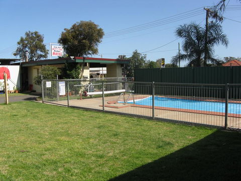 Peak Hill Golden Peak Budget Motel - Accommodation Asia 2