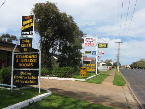 Peak Hill Golden Peak Budget Motel - Accommodation Asia 0