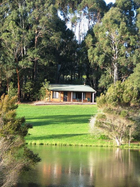 Pemberton Lake View Chalets - Accommodation Asia 3