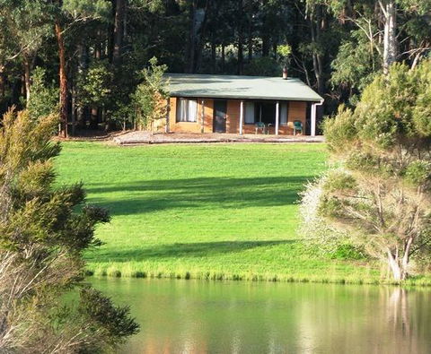 Pemberton Lake View Chalets - Accommodation Asia 2