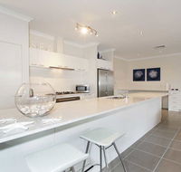 Penguin 4 Bedroom House by Shoalwater Executive Homes - Accommodation Asia
