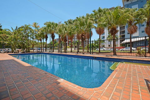 Peninsular Apartments - Accommodation Guide 1