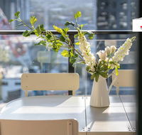 Perfect Location APT w Roof Top Pool/GYM