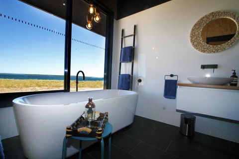 Perlubie Sea - Accommodation Asia 0