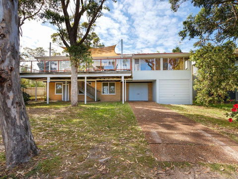 Pet Friendly 4 Bedroom Holiday Home - River Views - Accommodation Asia 0
