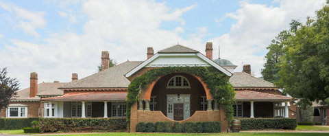 Petersons Armidale Winery And Guesthouse - Accommodation Asia 0