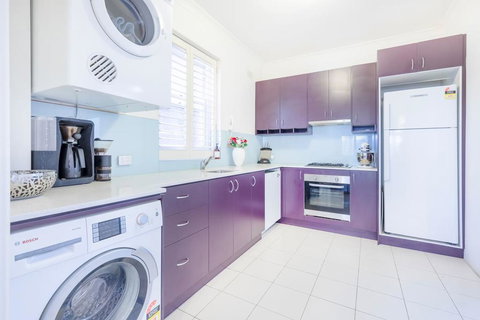 Picturesque Bellevue Hill 2BR Apt.+ Courtyard - Accommodation Asia 3