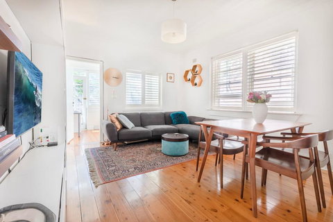 Picturesque Bellevue Hill 2BR Apt.+ Courtyard - Accommodation Asia 0