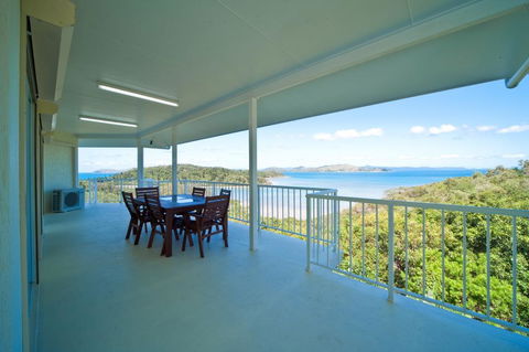Picturesque On Passage - Shute Harbour - Accommodation Asia 2