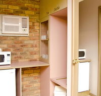 Pines Country Club Motor Inn - Accommodation Asia