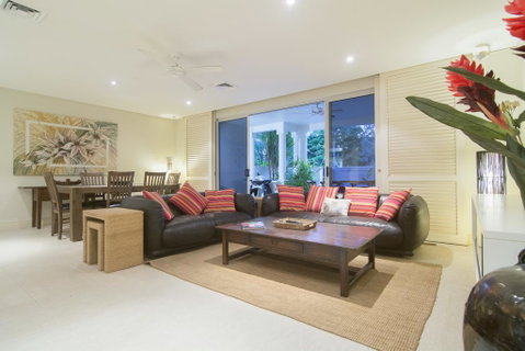 Plantation 2 - Absolute Beachfront - Accommodation Guide 2