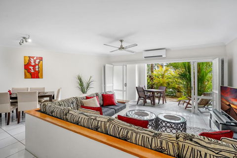 Poolside Apt In Alamanda Beachfront Resort (52) - Accommodation Asia 0