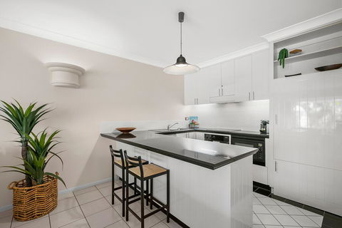 Poolside Apt In Alamanda Beachfront Resort (88) - Accommodation Asia 2