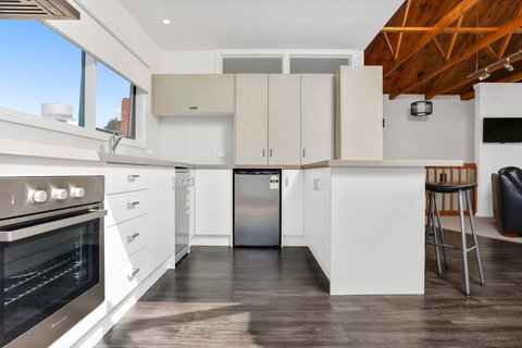 Port Central No 2 - Accommodation Asia 2