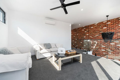 Portrush Luxury B&B - Accommodation Asia 2