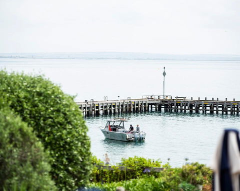 Portsea Hotel - Accommodation Guide 2